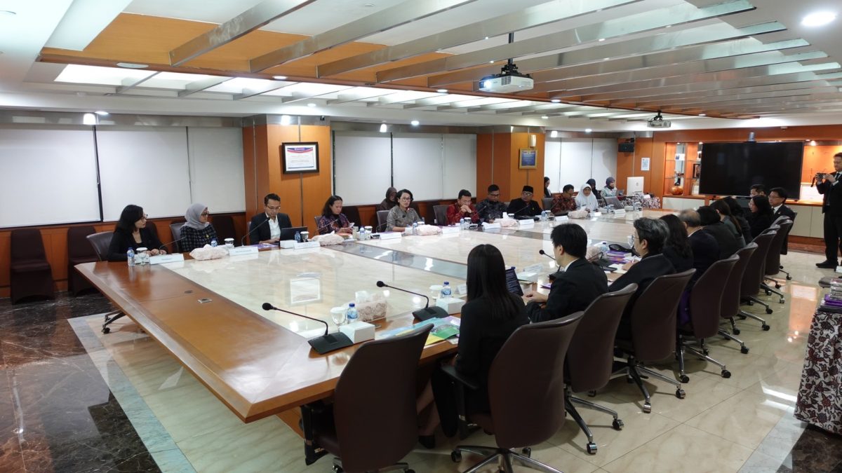 คณะกรรมการมูลนิธิฯ พบผู้บริหารกระทรวงศึกษาธิการอินโดนีเซีย