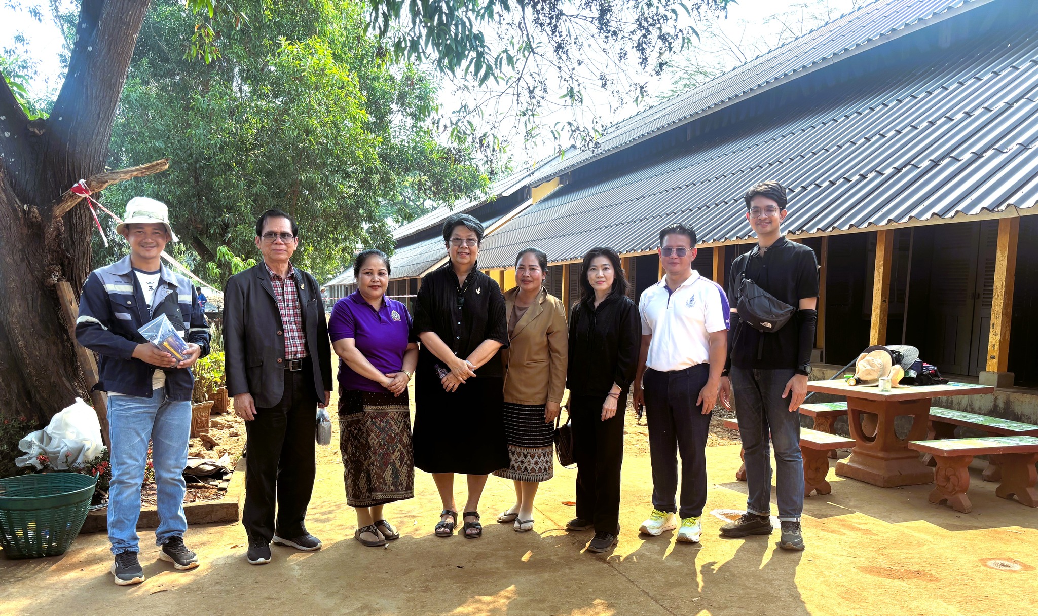 บุญข้ามโขง : การตรวจเยี่ยมวันสุดท้าย ก่อนส่งมอบงานซ่อมสร้างและพัฒนาโครงสร้างพื้นฐานโรงเรียนสมบูรณ์เพียใหม่ สปป.ลาว